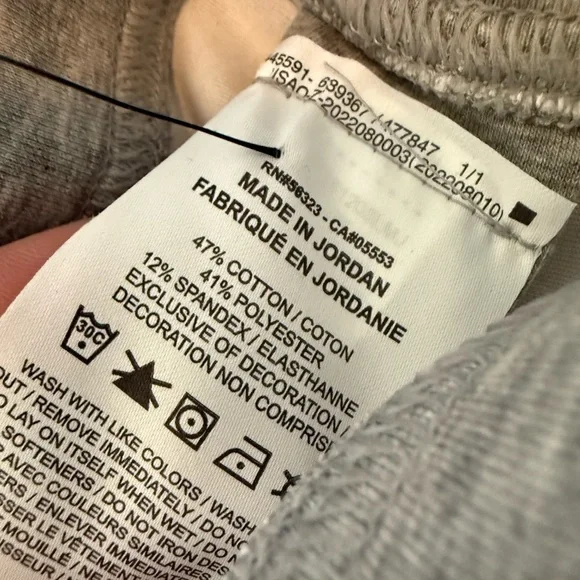 Nike Heather Gray High-Rise Tight Fit 8” Shorts NWT - Picture 6 of 9